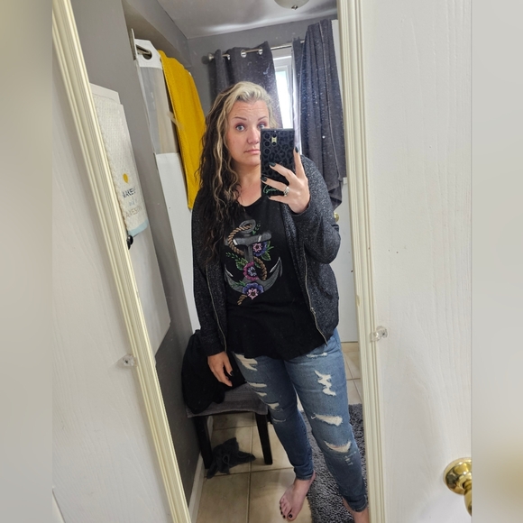 CLOSET CLOSING ! EVERTHING MUST GO. MAKE AN OFFER!!!!!! Meet your Posher, Angela - Picture 2 of 16